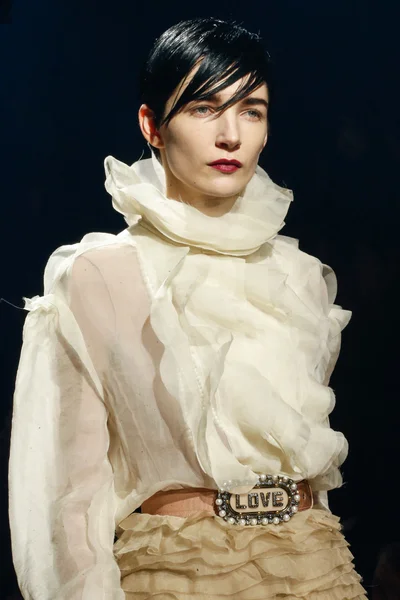 Look 18